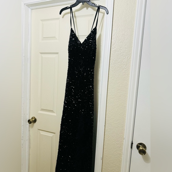 Beautiful long black evening dress - Picture 2 of 8